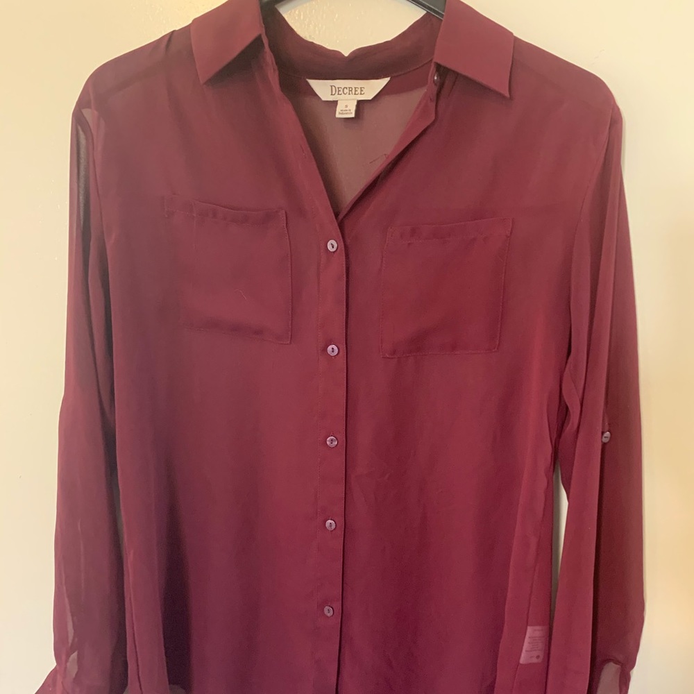 Decree Shear Maroon Button Blouse Size Small